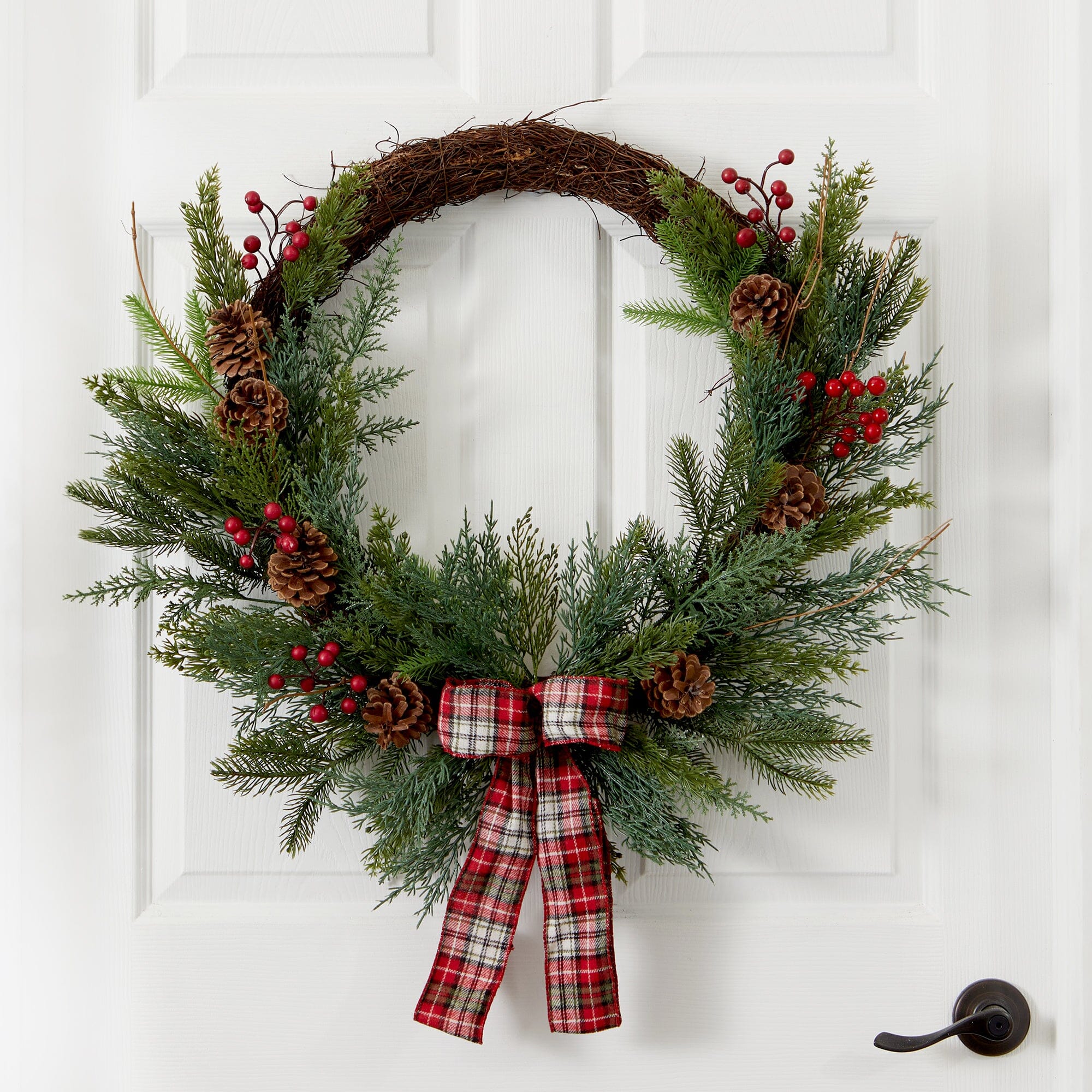 28” Pine and Pinecone Artificial Christmas Wreath with Decorative Bow